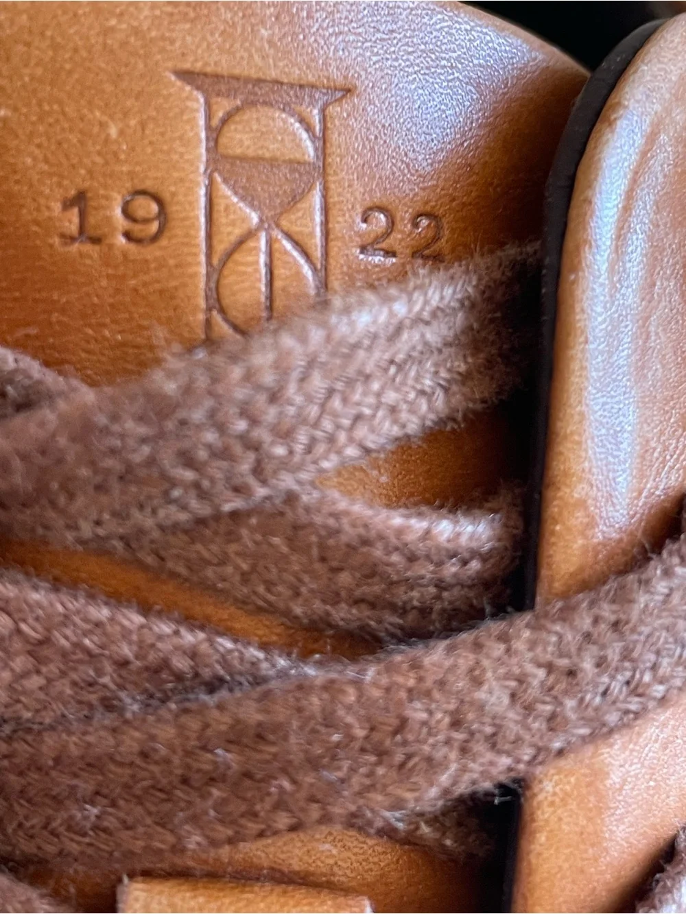Allen Edmonds low top